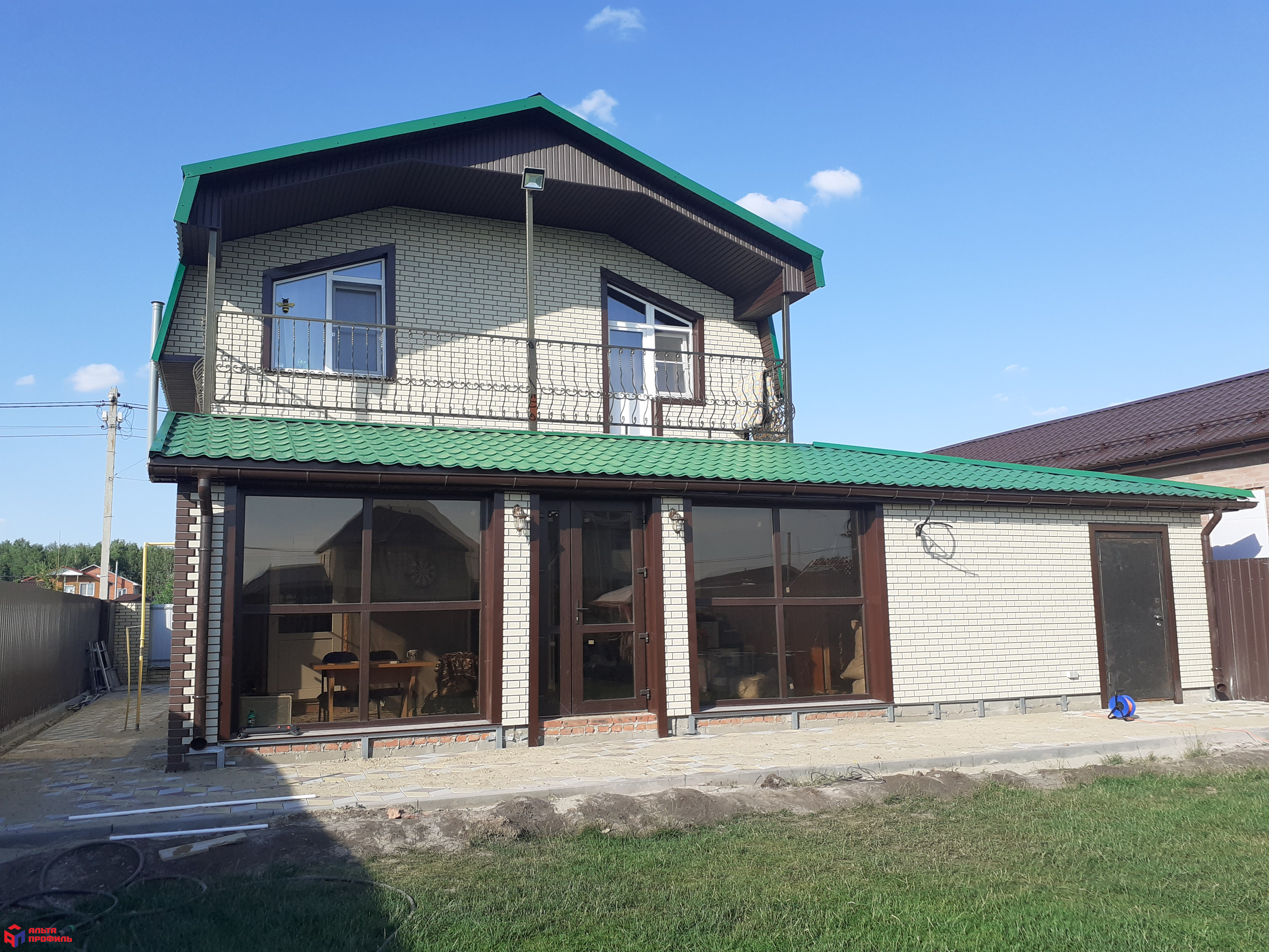 Планка "софит с перфорацией" коричневая Т-20 - 3м.