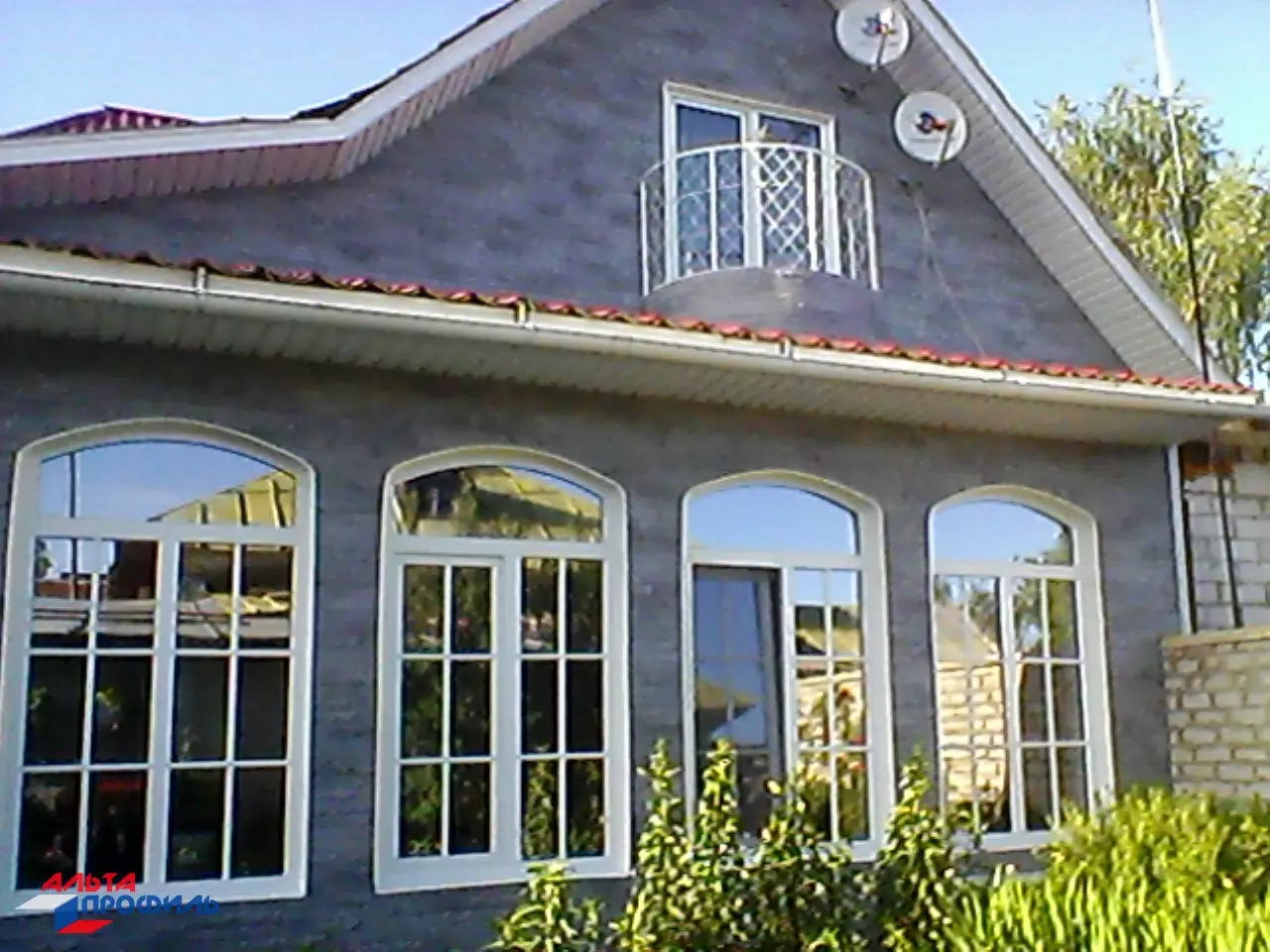 Планка "софит с перфорацией" белая Т-20 - 3м.