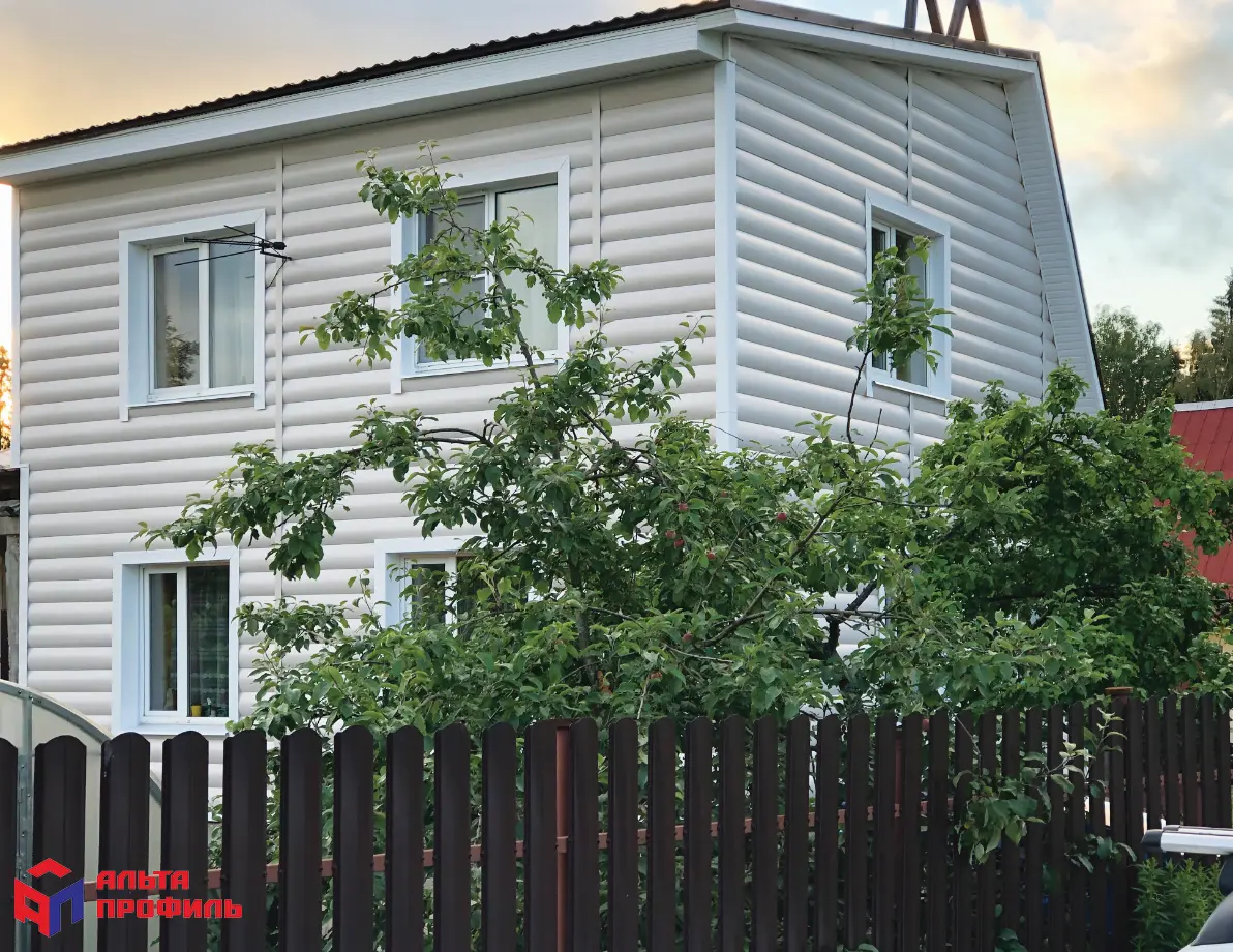 Планка "софит с перфорацией" белая Т-20 - 3м.